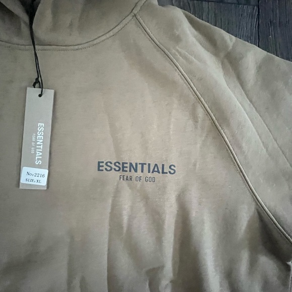 Essentials hoodie - Picture 6 of 6